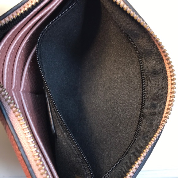 Demdaco Metallic Rose 6” Wristlet - Picture 8 of 10